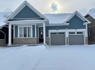 46 Oakmont Dr, Loyalist, ON K0H 1G0