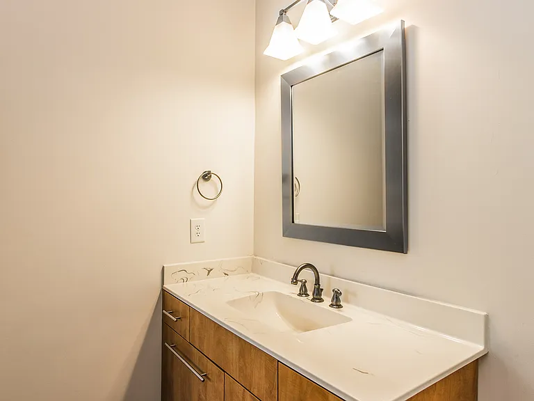 452 Arlington St — Photo 8