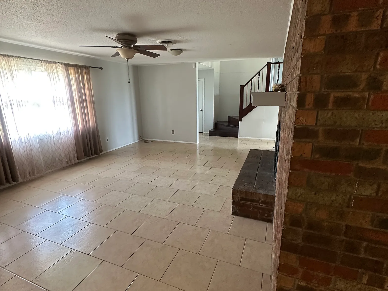 3 bed, 2.5 bath, 2680 sqft, $3,000 — Photo 3