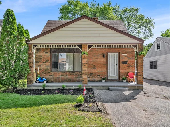 1218 California Ave, Windsor, ON N9B 2Z9