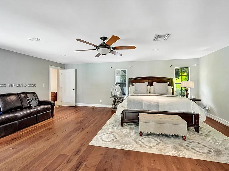 22180 Woodset Ln — Photo 33