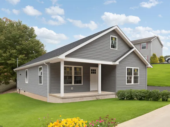 139 Montgomery Rd, Weston, WV 26452