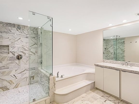 4th image of 9 Island Ave APT 2406