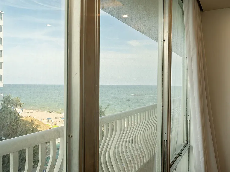 4020 Galt Ocean Dr #409 — Photo 43