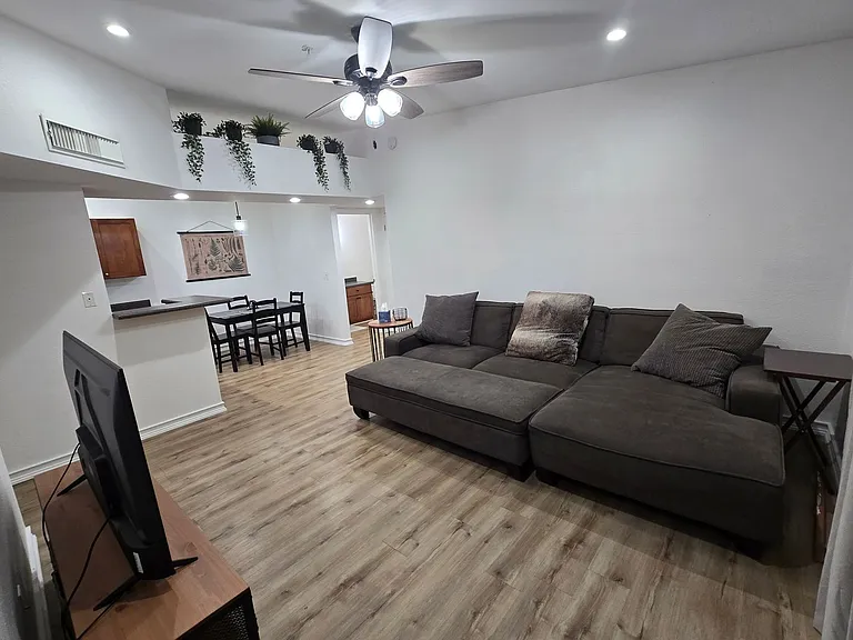 1385 W University Ave #10-279 — Photo 6