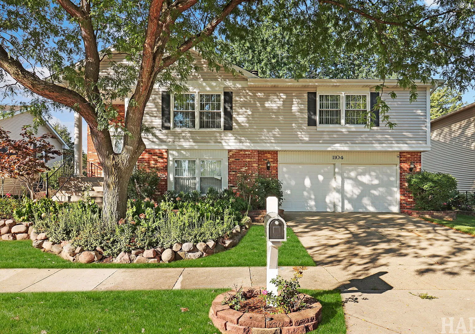 4 bed, 2218 sqft, $3,800 — Photo 1