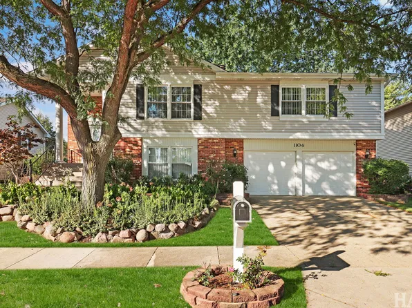 1104 Marlowe Pl, Vernon Hills, IL 60061