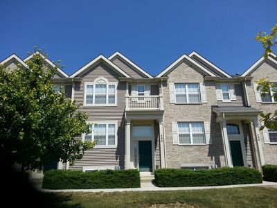 596 Lincoln Station Dr #596, Oswego, IL, 60543