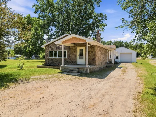 5469 Parker Rd, Fort Gratiot, MI 48059