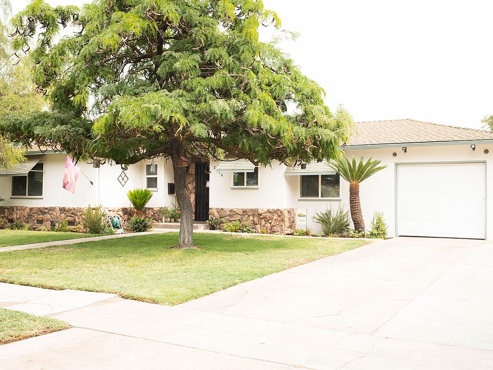 2nd image of 3314 N Mariposa St