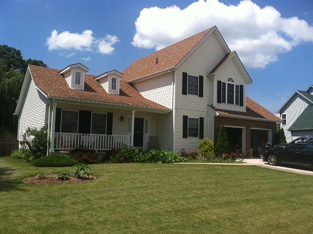 2nd image of 326 Greenview Ct