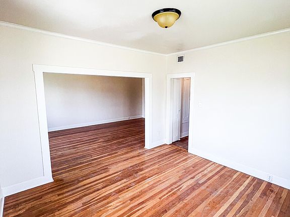 4th image of 1717 N Stanton St #G