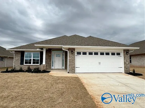 208 Gwinnett Dr, Madison, AL 35756