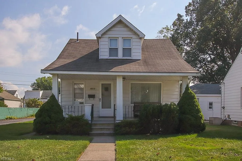4313 Torrington Ave photo 1