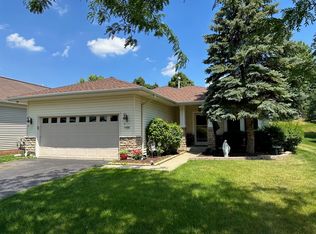 12896 Oak Grove Dr, Huntley, IL