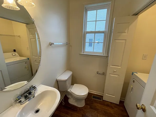 3 bed, 2.5 bath, 2000 sqft, $2,700 — Photo 4