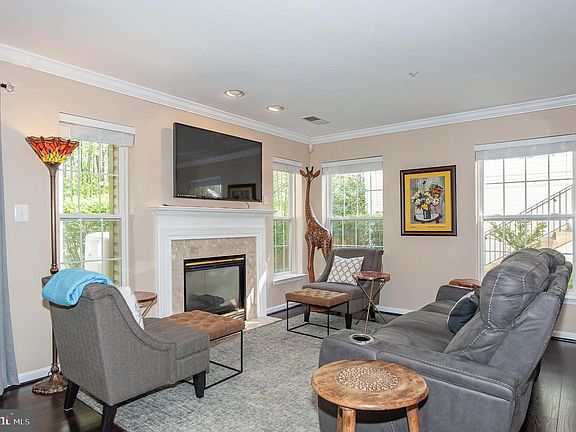 3rd image of 6608 Netties Ln Unit 1401