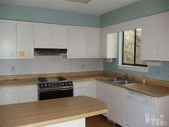 4th image of 304 S 8th St