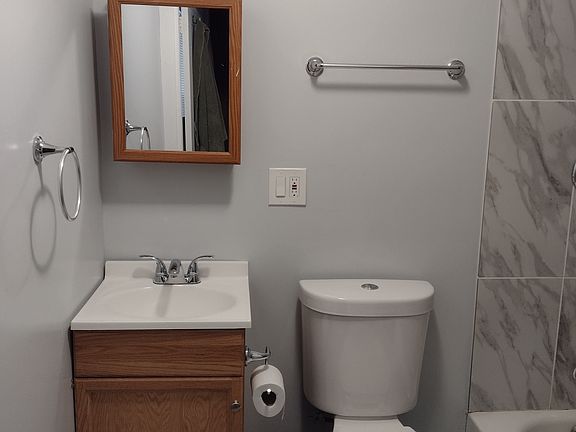 4th image of 6339 N Sacramento Ave #2