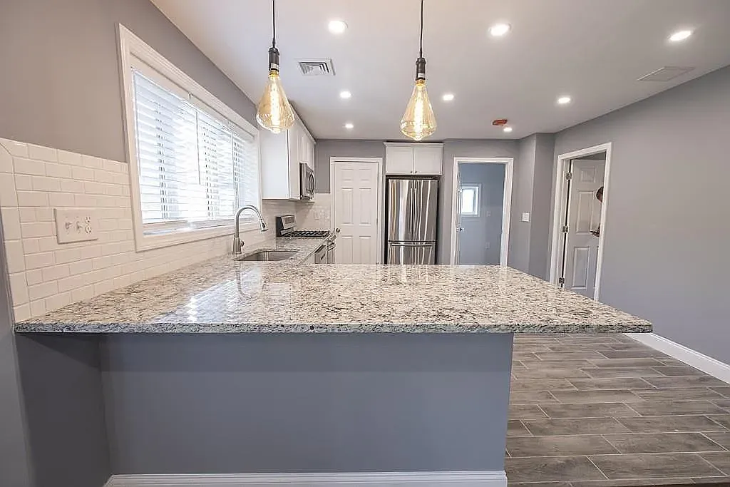 3 bed, 1300 sqft, $3,200 — Photo 2