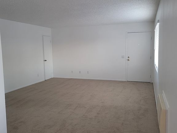 4th image of 425 Millar Ave #A