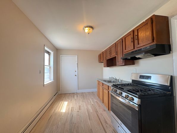 14 W 15th St #1L