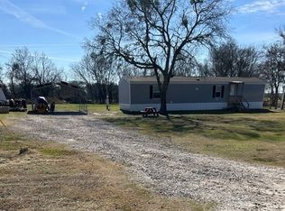 326 Shady Creek Ln, Corsicana, TX 75109