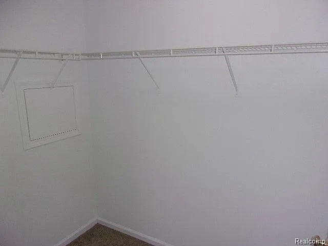 866 Amanda Ln — Photo 7