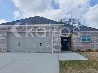 100 Denise Dr, Prattville, AL 36066