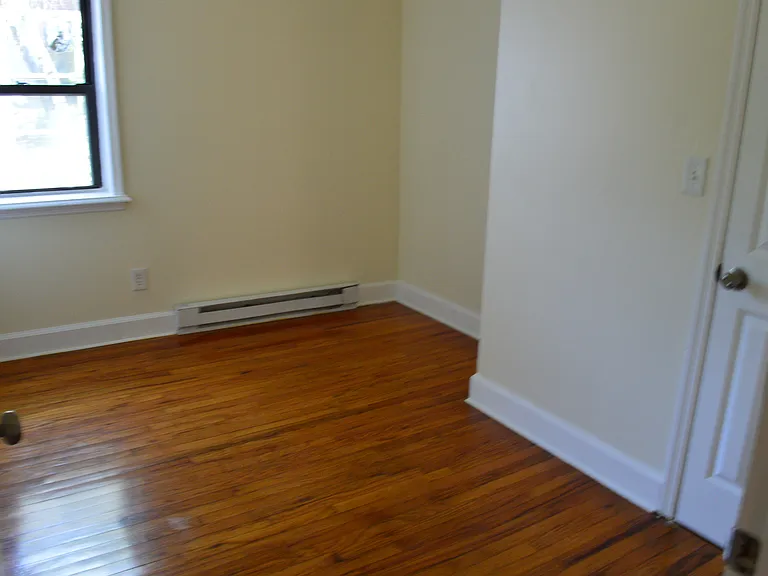 381 Madison Ave #1 — Photo 8