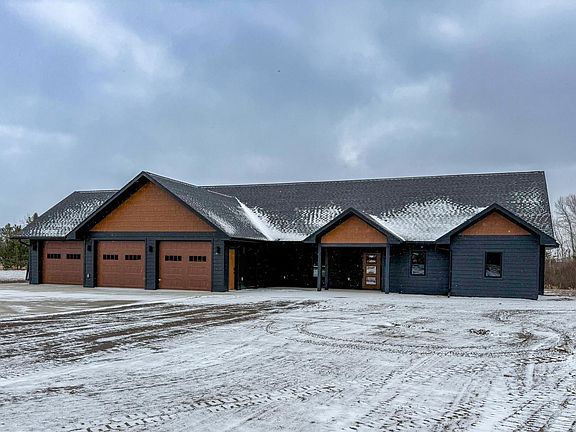 2nd image of 932 Rodeo Dr NW