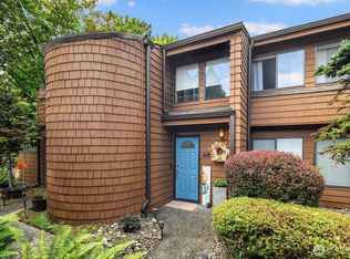 Country Yrace, Kirkland, WA 98034