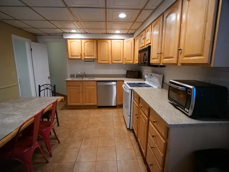 36 Lincoln Ave #1 — Photo 9