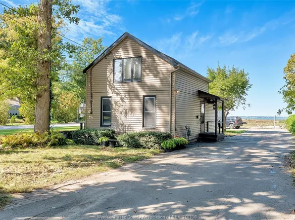 12722 Riverside Dr E #12718, Tecumseh, ON N8N 1A3