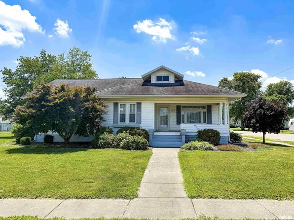 202 Flora Ave, Flora, IL 62839
