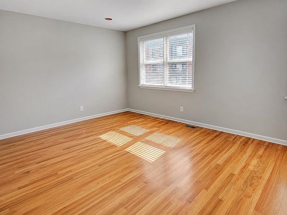 3rd image of 225 Clinton St APT 3