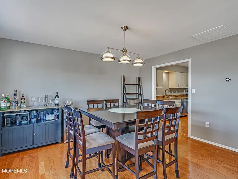 256 Tennis Ct — Photo 11