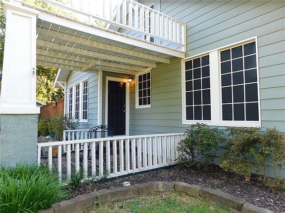 3rd image of 1207 W Ross St