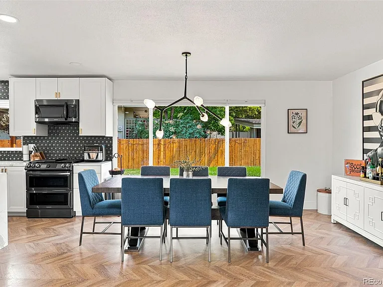 2320 S Holly Pl — Photo 14