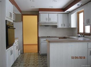 221 Ranch Trl, Amherst, NY 14221