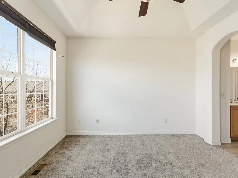 9219 Kornbrust Cir — Photo 18