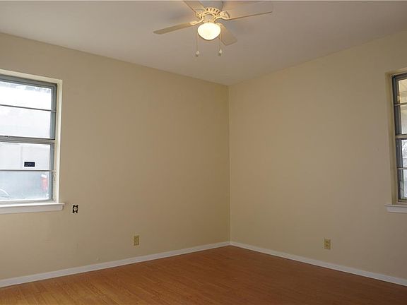 3rd image of 1800 Valleywood Dr