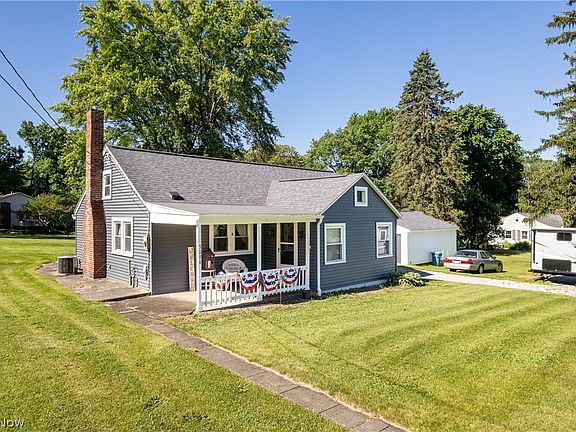 2nd image of 3094 Woodland Pl