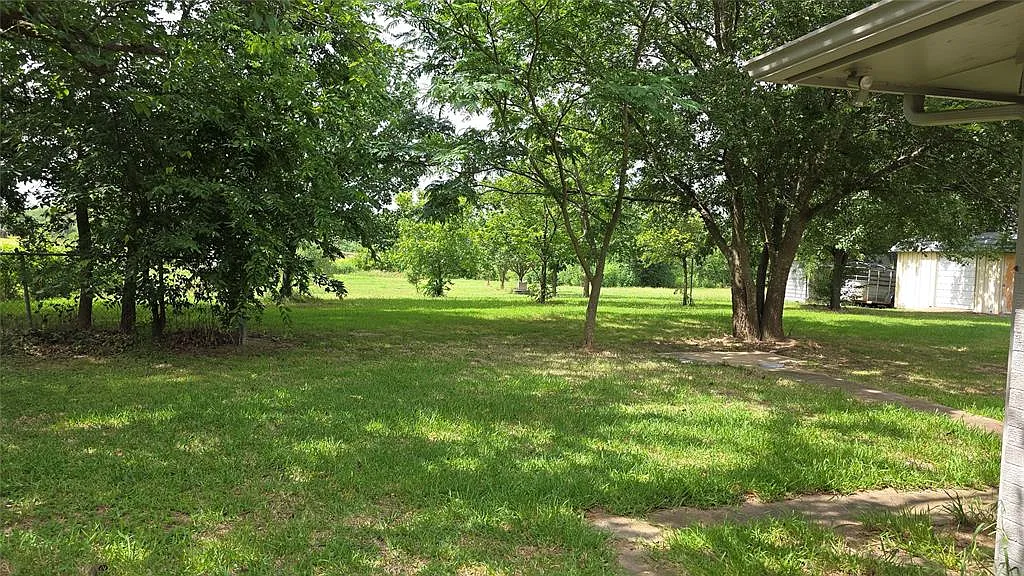 3 bed, 2.0 bath, 1515 sqft, $1,800 — Photo 2