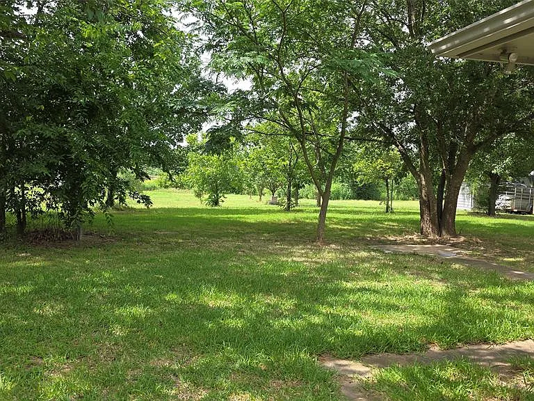 1664 E State Highway 56 — Photo 2