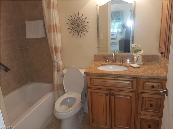 3rd image of 1804 McGregor Park Cir
