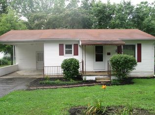 713 Doak St, Livingston, TN 38570