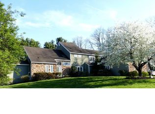 2 Carrie Ln, Malvern, PA 19355