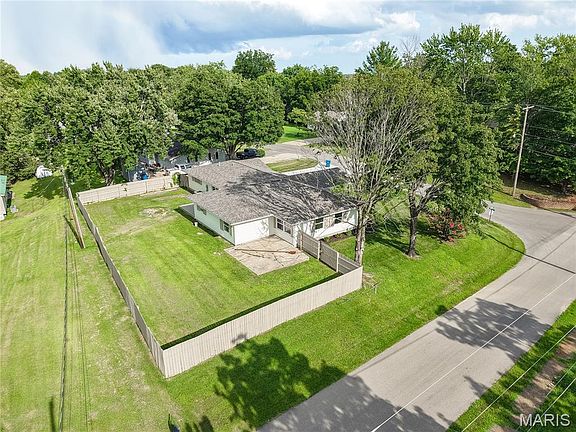 2nd image of 710 Bloomfield Ave