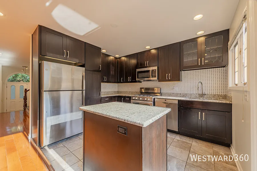 Massive townhome in Wilmette w/parking included! — Photo 2
